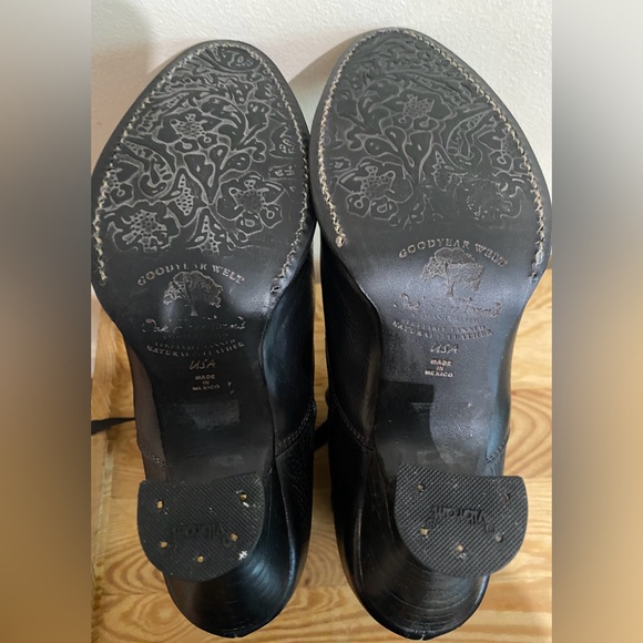 Victorian style leather boots - size 8 - Picture 4 of 7